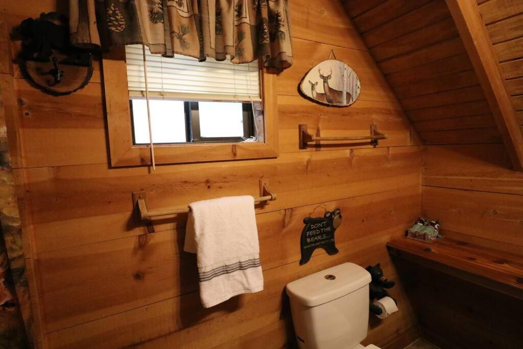 Cozy Cabin W/ Fireplace 3 Minutes To Helen! #2. Ngoại thất bức ảnh