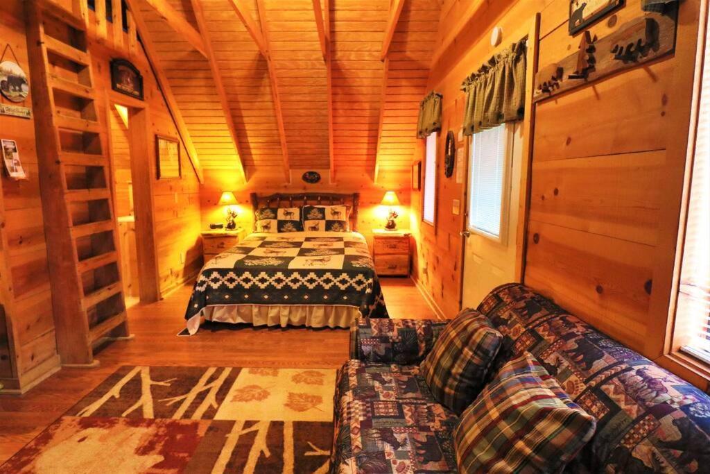 Cozy Cabin W/ Fireplace 3 Minutes To Helen! #2. Ngoại thất bức ảnh
